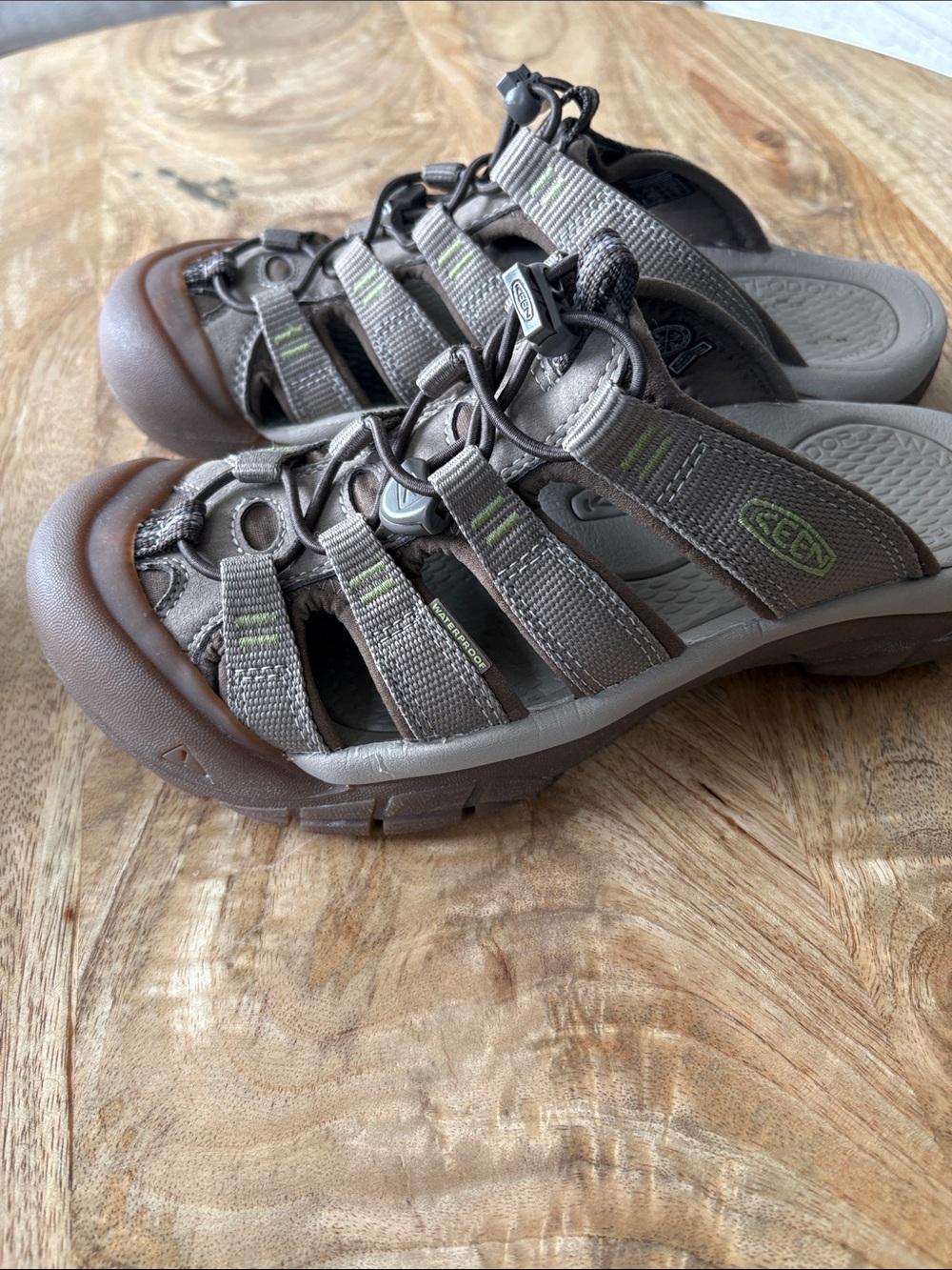 Keen Women’s Brown and Gray Slip-On Hiking Sandals - Picture 5 of 9
